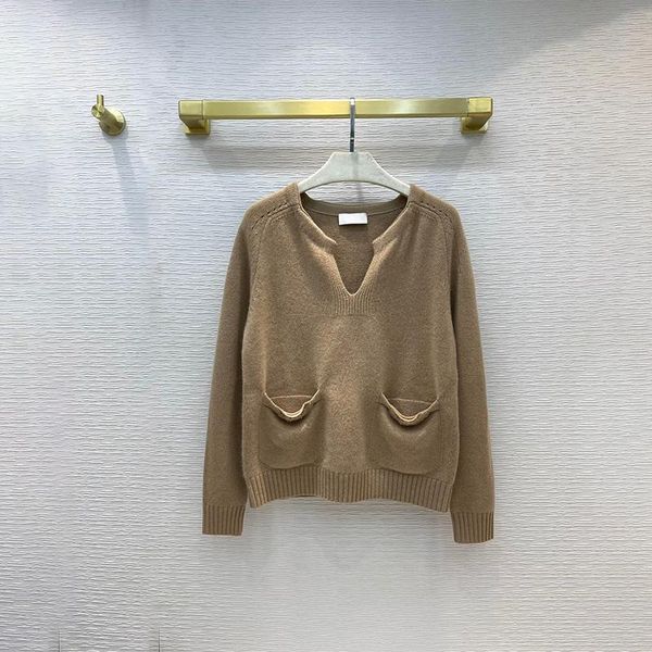 women's sweaters 2021 brand designer cashmere elegant women sweater knitted basic pullovers v neck loose soft female knitwear jumper, White;black
women's sweaters 2021 brand designer cashmere elegant women sweater knitted basic pullovers v neck loose soft female knitwear jumper, White;black