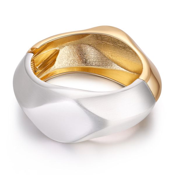 alloy bangle bracelet trend simple exaggerated designer style two-color electroplating retro versatile spring buckle fashion show wrist deco, Black
alloy bangle bracelet trend simple exaggerated designer style two-color electroplating retro versatile spring buckle fashion show wrist deco, Black