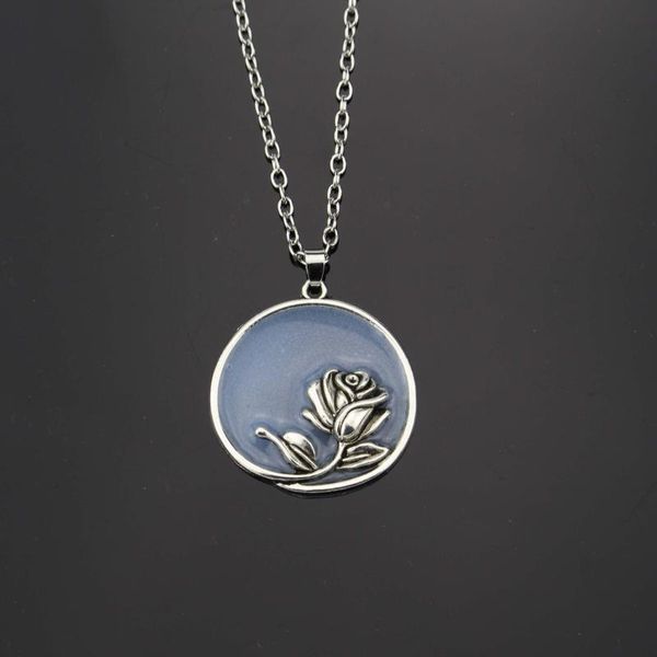 pendant necklaces sell rose carving round shape woman fashion jewelry beauty and beast noctilucence necklace valentines gift wholesale, Silver
pendant necklaces sell rose carving round shape woman fashion jewelry beauty and beast noctilucence necklace valentines gift wholesale, Silver