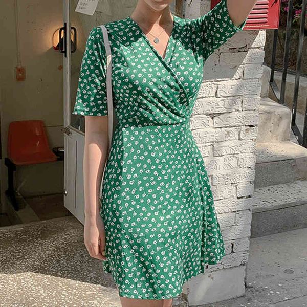 women summer dresses floral printed vintage high waist v-neck lace up korean style lady mini dresses 210522, Black;gray
women summer dresses floral printed vintage high waist v-neck lace up korean style lady mini dresses 210522, Black;gray
