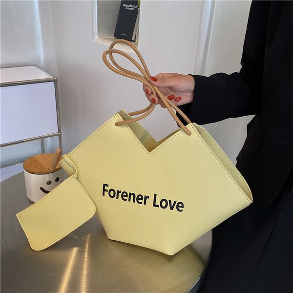 handbag large capacity bag female 2021 korean fashion printed single shoulder simple design messenger summer tote
handbag large capacity bag female 2021 korean fashion printed single shoulder simple design messenger summer tote