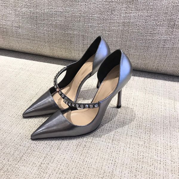 2021 good quality fashion women luxurys designers shoes designer sandals womens luxury high heels sandal dress shoess with box size 35-40 -g, Black
2021 good quality fashion women luxurys designers shoes designer sandals womens luxury high heels sandal dress shoess with box size 35-40 -g, Black