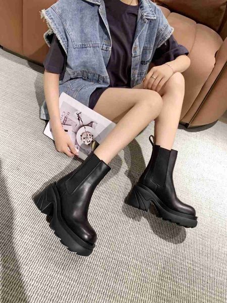 2022 designer new women layer cowhide half boots luxurys fashion elasticated slip-on boot party work wedding shoes brand wholesale size35--3, Black
2022 designer new women layer cowhide half boots luxurys fashion elasticated slip-on boot party work wedding shoes brand wholesale size35--3, Black