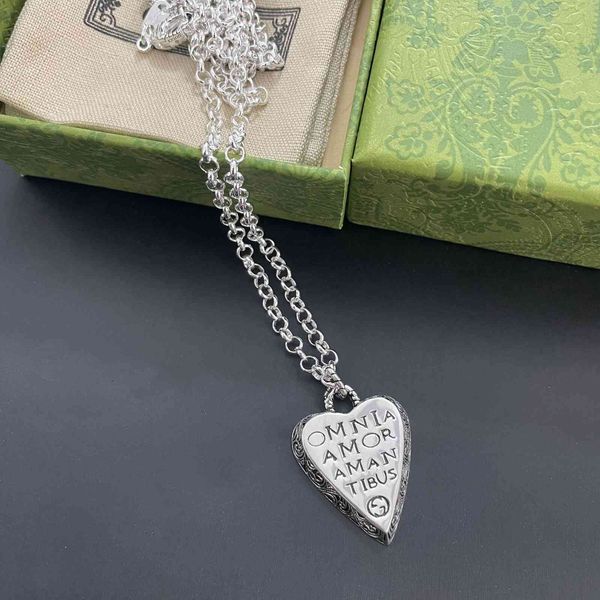 double heart-shaped pattern necklace made of old letters carved vines love pendant lovers sweater chain black friday deals, Golden;silver
double heart-shaped pattern necklace made of old letters carved vines love pendant lovers sweater chain black friday deals, Golden;silver