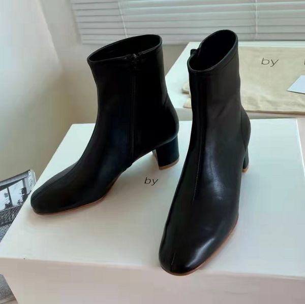 retro women's boots elastic leather round head leather comfortable joker velvet 34-40 size short heel elegant women's shoes, Black
retro women's boots elastic leather round head leather comfortable joker velvet 34-40 size short heel elegant women's shoes, Black