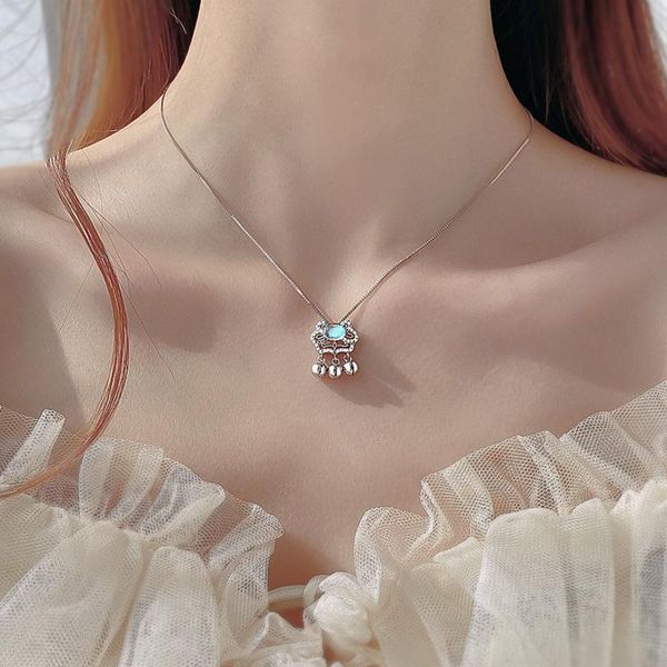 pendant necklaces yunli 2021 fashion silver plated ladies necklace peace small bell blue moonstone long life lock
pendant necklaces yunli 2021 fashion silver plated ladies necklace peace small bell blue moonstone long life lock