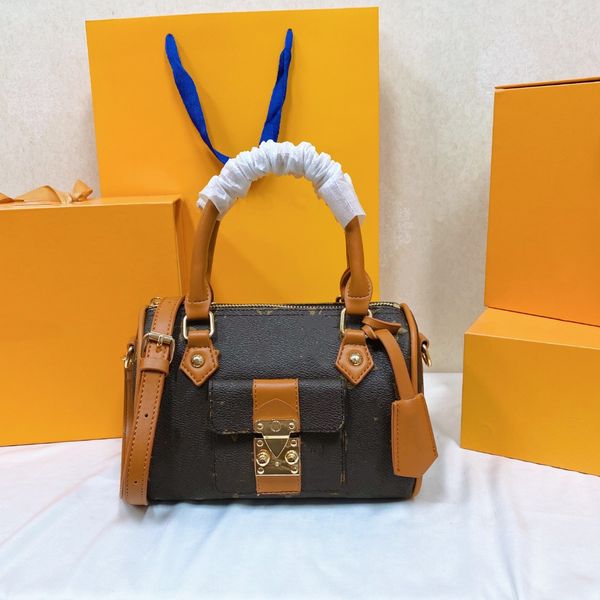 luxurys designer bags women fashion shoulder crossbody bag handbag 20cm handbags
luxurys designer bags women fashion shoulder crossbody bag handbag 20cm handbags