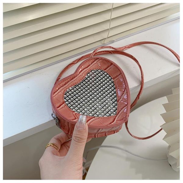 cross body pu leather women heart-shaped coin purse fashion design ladies mini shoulder crossbody bags female girls accessories handbags
cross body pu leather women heart-shaped coin purse fashion design ladies mini shoulder crossbody bags female girls accessories handbags
