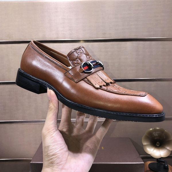 2022 oxford brogue designer dress men shoes wedding business style man shoe luxury leather handmade shoes for men, Black
2022 oxford brogue designer dress men shoes wedding business style man shoe luxury leather handmade shoes for men, Black