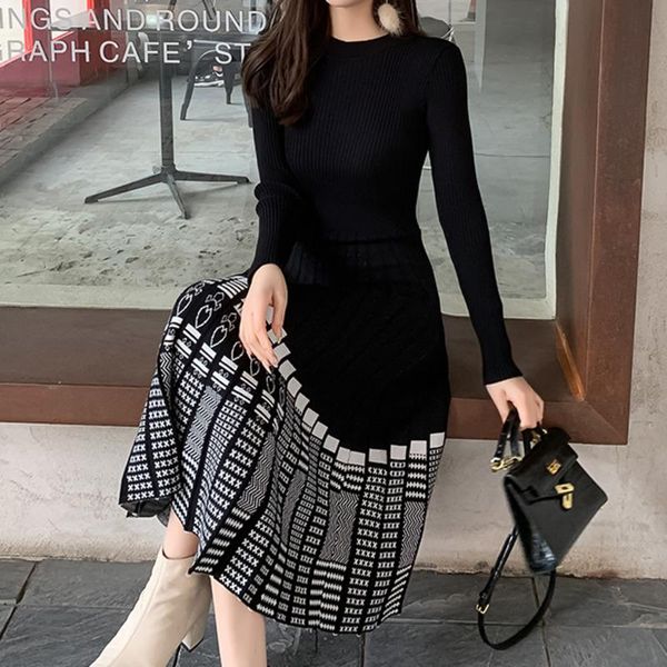 casual dresses autumn and winter houndstooth knit pleated midi dress fashion patchwork thick jacquard sweater black robe femme hiver 2021, Black;gray
casual dresses autumn and winter houndstooth knit pleated midi dress fashion patchwork thick jacquard sweater black robe femme hiver 2021, Black;gray