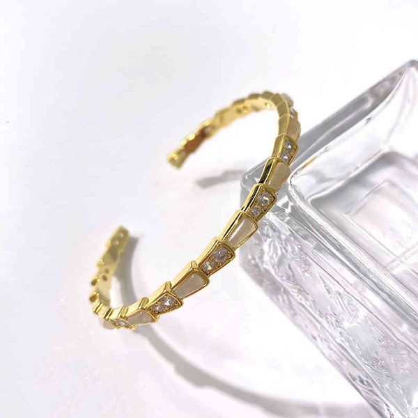 charm bracelets baojia classic snake internode diamond white fritillaria simple domineering personality c-shaped open bracelet, Golden;silver
charm bracelets baojia classic snake internode diamond white fritillaria simple domineering personality c-shaped open bracelet, Golden;silver