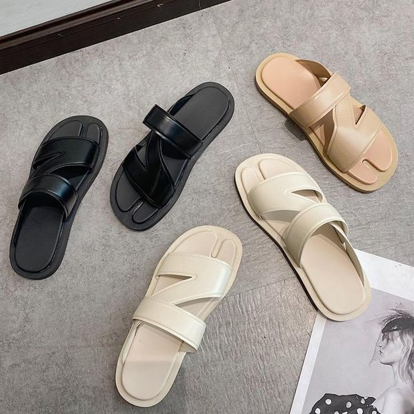 slippers 2021 fashion design women sandals summer slip on outdoor casual platform flat ladies shoes brown black flip flops
slippers 2021 fashion design women sandals summer slip on outdoor casual platform flat ladies shoes brown black flip flops