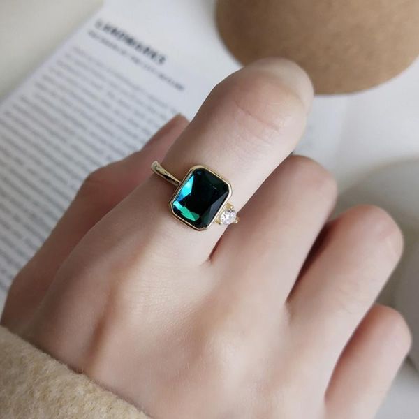 cluster rings 925 sterling silver rectangle green emerald glass crystal stone ring with small clear cz zircon women girls open gift, Golden;silver
cluster rings 925 sterling silver rectangle green emerald glass crystal stone ring with small clear cz zircon women girls open gift, Golden;silver