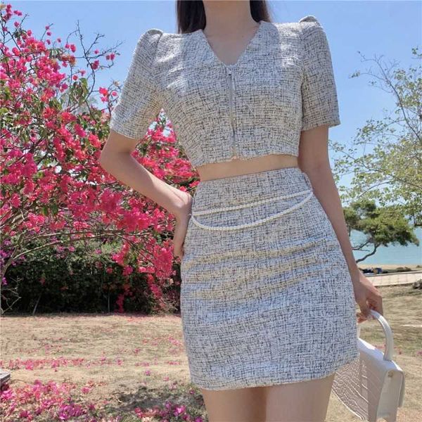 summer elegant temperament women 2 piece sets tweed skirt suit korean short sleeve v neck + slim pearl bag hip 210531, White
summer elegant temperament women 2 piece sets tweed skirt suit korean short sleeve v neck + slim pearl bag hip 210531, White