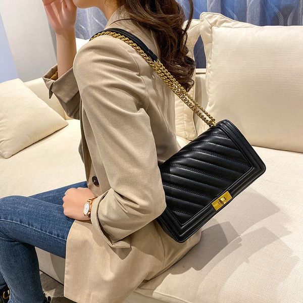 trend designer metal lock red messenger handbag pu artificial leather slanted quilted crossbody chain shoulder bags cross body
trend designer metal lock red messenger handbag pu artificial leather slanted quilted crossbody chain shoulder bags cross body