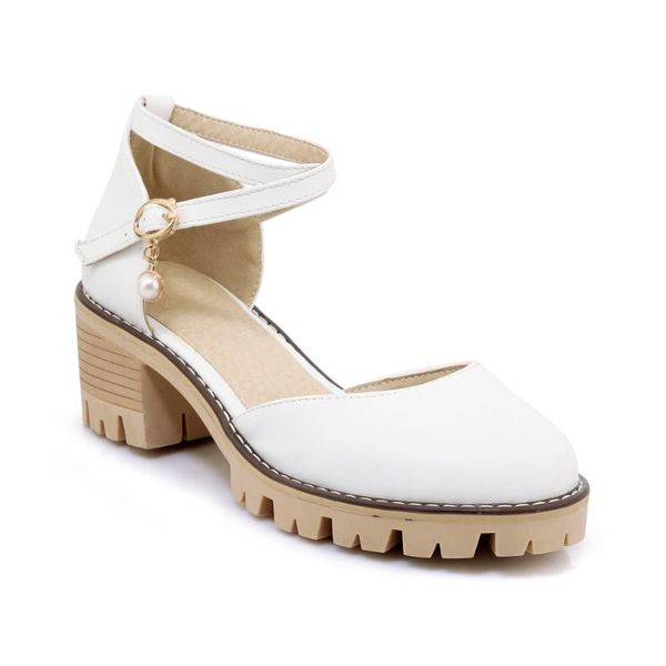 years spring and summer style comfortable with heel size code 33-43 hollow buckle sandals female 18428, Black
years spring and summer style comfortable with heel size code 33-43 hollow buckle sandals female 18428, Black