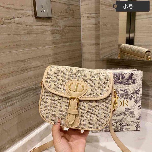 angelababy same women's bag retro embroidery printing messenger saddle bag fashion shoulder small square hand zly zly bags
angelababy same women's bag retro embroidery printing messenger saddle bag fashion shoulder small square hand zly zly bags
