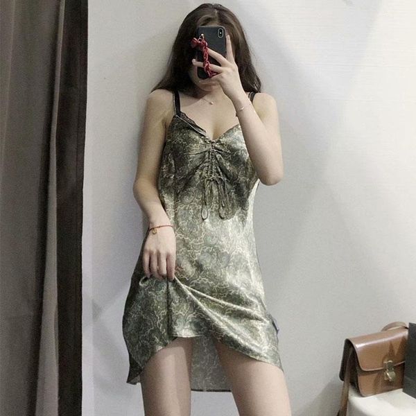 casual dresses moiselves vintage v neck adjustable straps female mujer women 2021 chic fashion with bow paisley print cozy mini dress, Black;gray
casual dresses moiselves vintage v neck adjustable straps female mujer women 2021 chic fashion with bow paisley print cozy mini dress, Black;gray