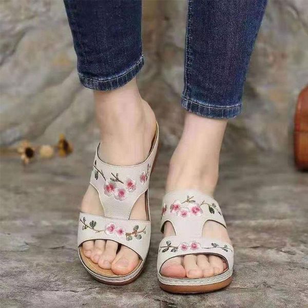 slippers ladies sandals slope 3-5cm open toe shoes 2021 fashion summer women color breathable one-line viscose, Black
slippers ladies sandals slope 3-5cm open toe shoes 2021 fashion summer women color breathable one-line viscose, Black