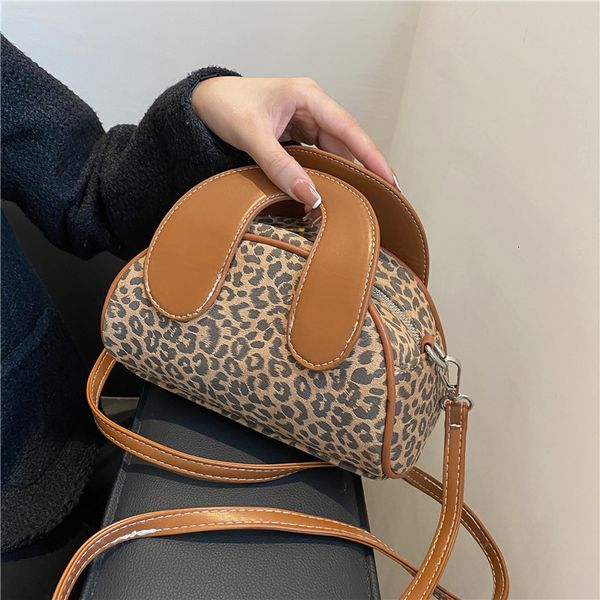 hangbags net red single shoulder bag women's 2021 messenger fashion versatile handbag leopard print small square
hangbags net red single shoulder bag women's 2021 messenger fashion versatile handbag leopard print small square