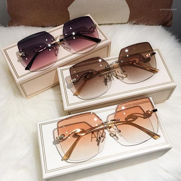 women sunglasses rimless uv400 brand designer gradient oversize sun glasses female oculos with box, White;black
women sunglasses rimless uv400 brand designer gradient oversize sun glasses female oculos with box, White;black