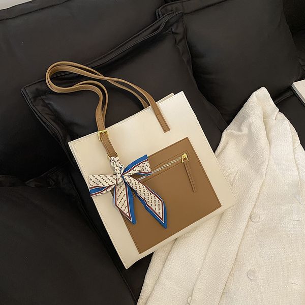 hangbags leisure large capacity bag 2021 women's autumn versatile shoulder commuter contrast color tote
hangbags leisure large capacity bag 2021 women's autumn versatile shoulder commuter contrast color tote