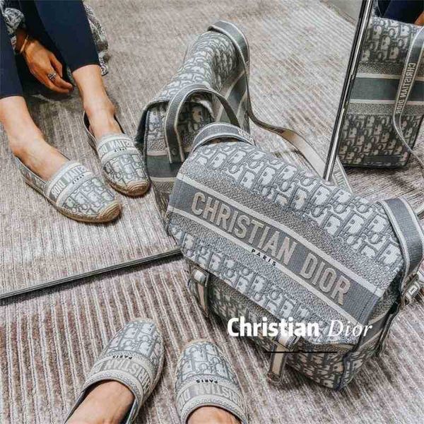 d-letter embroidered fisherman's shoes women's 2021 summer new straw woven hemp rope laohua one foot single shoes lazy women', Black
d-letter embroidered fisherman's shoes women's 2021 summer new straw woven hemp rope laohua one foot single shoes lazy women', Black
