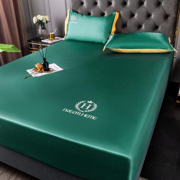 sheets & sets the embroidered silk bed sheet is made of silk-like bed, apure color, non-slip, and thick rubber bands arepped around t wrahe
sheets & sets the embroidered silk bed sheet is made of silk-like bed, apure color, non-slip, and thick rubber bands arepped around t wrahe