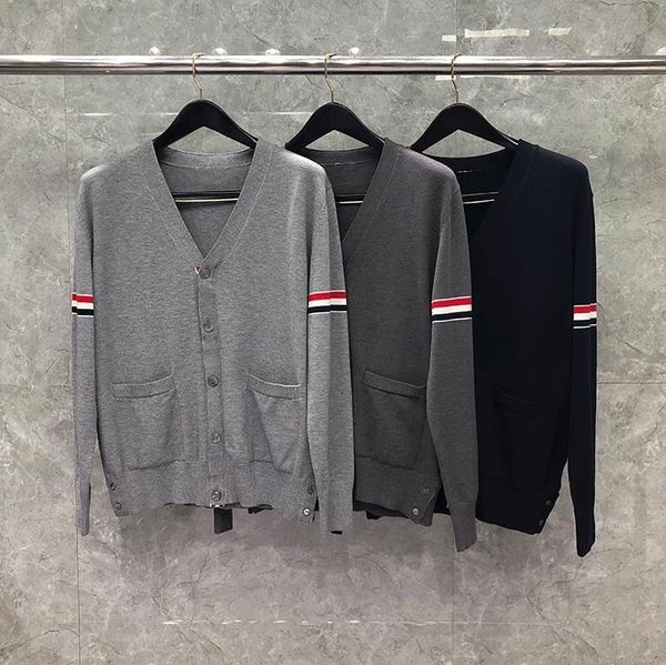 men's sweaters 2021 fashion brand men slim fit v-neck cardigans clothing sleeve striped cotton wool spring autumn casual coat, White;black
men's sweaters 2021 fashion brand men slim fit v-neck cardigans clothing sleeve striped cotton wool spring autumn casual coat, White;black