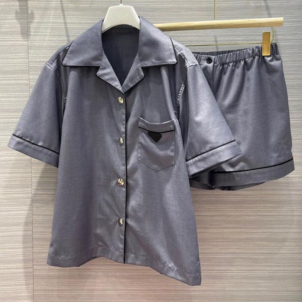 women's tracksuits sets panelled border short sleeve blouse coat + letter zipper elastic waist embroidery shorts lady 2021, Gray
women's tracksuits sets panelled border short sleeve blouse coat + letter zipper elastic waist embroidery shorts lady 2021, Gray