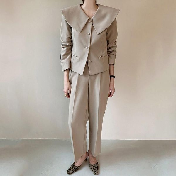 women's fashionable two piece outfits solid turn-down collar single breasted long sleeves coat casual flat pants 2021, White
women's fashionable two piece outfits solid turn-down collar single breasted long sleeves coat casual flat pants 2021, White