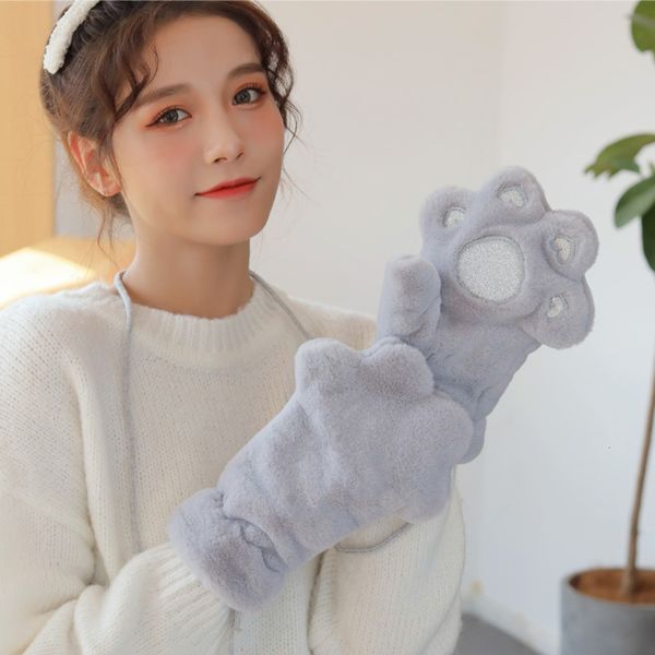 plush windproof gloves women' winter warm cute bag finger all riding cold proof, Blue;gray
plush windproof gloves women' winter warm cute bag finger all riding cold proof, Blue;gray
