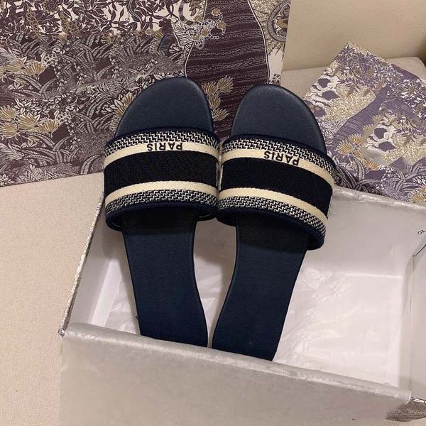 rubber slipper fashion sandals summer women shoe buckle strap heeled platform slides chunky heel sole black womens shoes sandal 34-42
rubber slipper fashion sandals summer women shoe buckle strap heeled platform slides chunky heel sole black womens shoes sandal 34-42