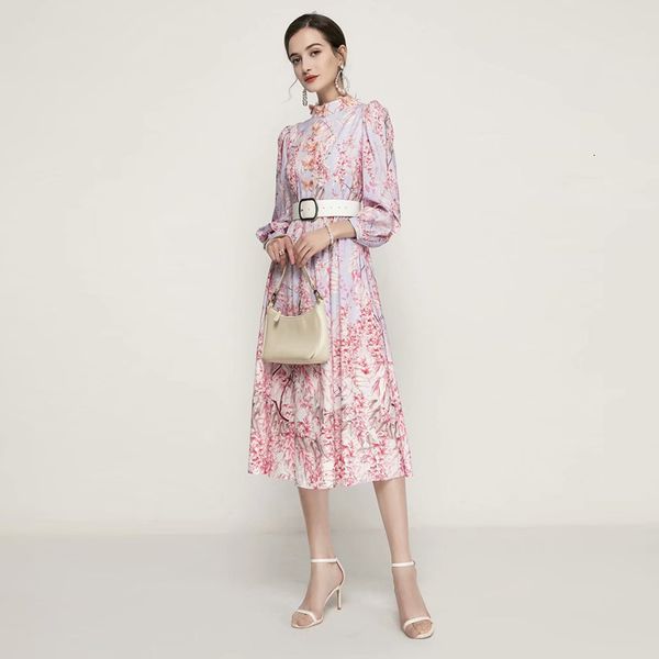 runway 2021 spring fashion women elegant embroidery butterfly long application printed chiffon dress, Black;gray
runway 2021 spring fashion women elegant embroidery butterfly long application printed chiffon dress, Black;gray