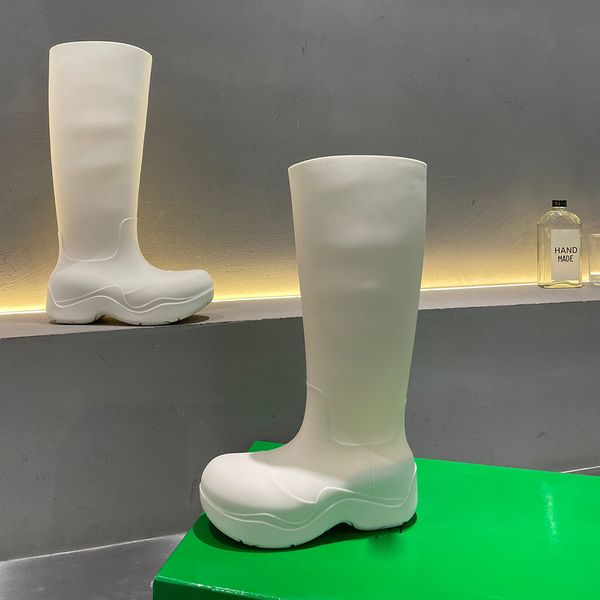 high version designer boots jelly color black rain white knee boot trend with wavy bottom lines to increase breathable sheepskin foot pads g
high version designer boots jelly color black rain white knee boot trend with wavy bottom lines to increase breathable sheepskin foot pads g