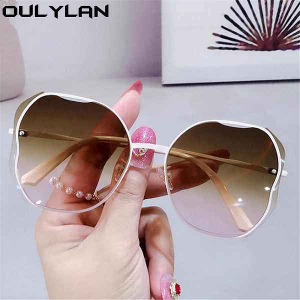 sunglasses oulylan 2021 fashion gradient women retro cut trimmed hollow lens metal sun glasses butterfly shape eyewear uv400, White;black
sunglasses oulylan 2021 fashion gradient women retro cut trimmed hollow lens metal sun glasses butterfly shape eyewear uv400, White;black