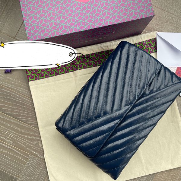 luxury designer crossbody bag wallet shoulder bags genuine leather gold chain different colors various styles fashion brand with original bo
luxury designer crossbody bag wallet shoulder bags genuine leather gold chain different colors various styles fashion brand with original bo