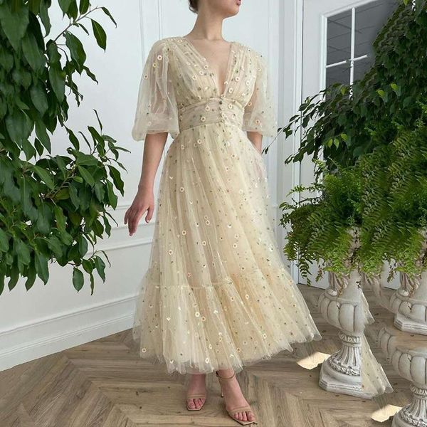 eightree beige vintage lace prom dresses with half puff sleeve a line v neck women formal evening party gowns ankle length, White;black
eightree beige vintage lace prom dresses with half puff sleeve a line v neck women formal evening party gowns ankle length, White;black
