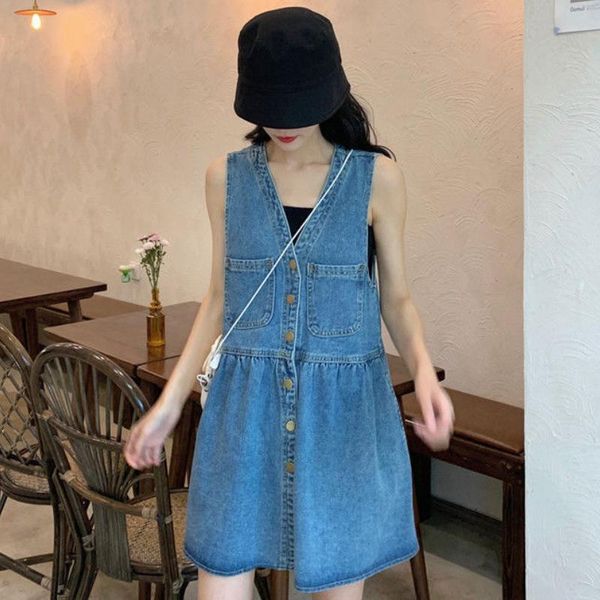 casual dresses sleeveless denim strap dress women french small women's summer 2021 korean style thin v-neck gentle, Black;gray
casual dresses sleeveless denim strap dress women french small women's summer 2021 korean style thin v-neck gentle, Black;gray