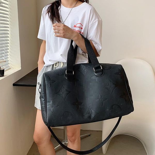 duffel bags yilian short hold-all male large capacity on business travel bag dry wet depart fitness training package of men and women
duffel bags yilian short hold-all male large capacity on business travel bag dry wet depart fitness training package of men and women