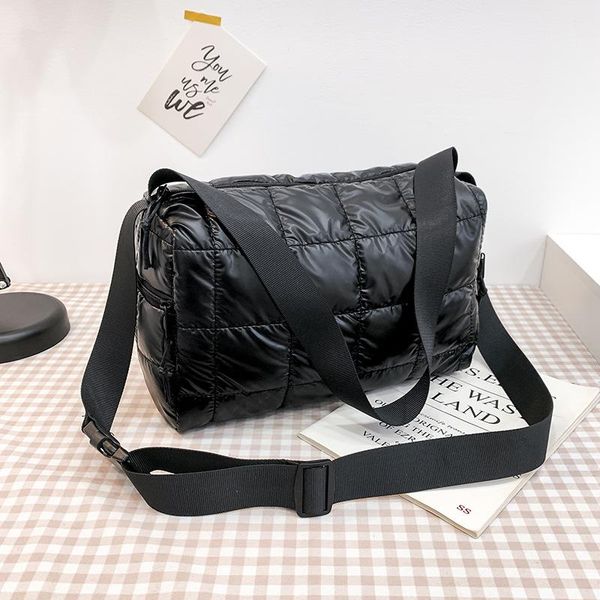 evening bags high-quality ladies rhombic large-capacityhandbag2021autumn and winter style travel bag shoulder messenger cotton jacket
evening bags high-quality ladies rhombic large-capacityhandbag2021autumn and winter style travel bag shoulder messenger cotton jacket