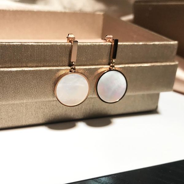 simple & fashion natural shell round stud earring woman rose gold color titanium steel jewelry birthday gift never fade, Golden;silver
simple & fashion natural shell round stud earring woman rose gold color titanium steel jewelry birthday gift never fade, Golden;silver