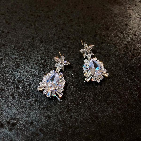 minar korean sparkly crystal star drop earrings for women ladies water rhinestones hanging dangle party jewelry & chandelier, Silver
minar korean sparkly crystal star drop earrings for women ladies water rhinestones hanging dangle party jewelry & chandelier, Silver