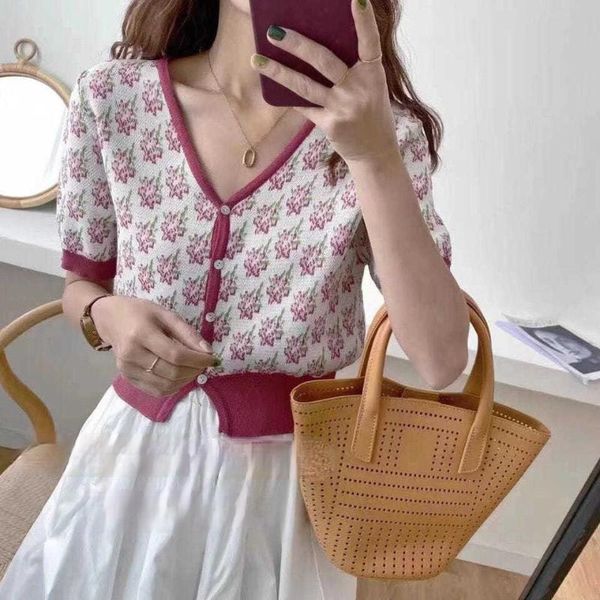 women's t-shirt women 2021 summer fashion tshirt crop floral print vintage female v-neck short sleeve tees ladies knitted clothes t, White
women's t-shirt women 2021 summer fashion tshirt crop floral print vintage female v-neck short sleeve tees ladies knitted clothes t, White