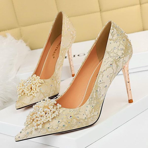 dress shoes 2021 luxury women 9.5cm thin high heels pumps female glitter crystal wedding party scarpins designer plus size prom, Black
dress shoes 2021 luxury women 9.5cm thin high heels pumps female glitter crystal wedding party scarpins designer plus size prom, Black
