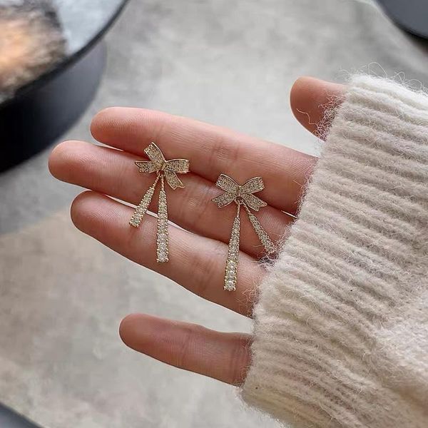 dangle & chandelier 2021 full zircon bow long earrings, high-end korean temperament, lovely exquisite earrings, Silver
dangle & chandelier 2021 full zircon bow long earrings, high-end korean temperament, lovely exquisite earrings, Silver