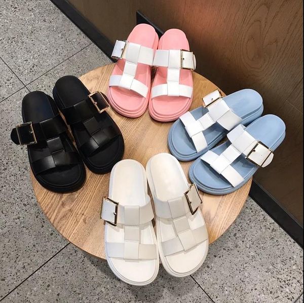 70% off wholesale sandals flip-flops women's slippers, thick-soled women's summer wear new word with flat sandals and beach shoes, Black
70% off wholesale sandals flip-flops women's slippers, thick-soled women's summer wear new word with flat sandals and beach shoes, Black