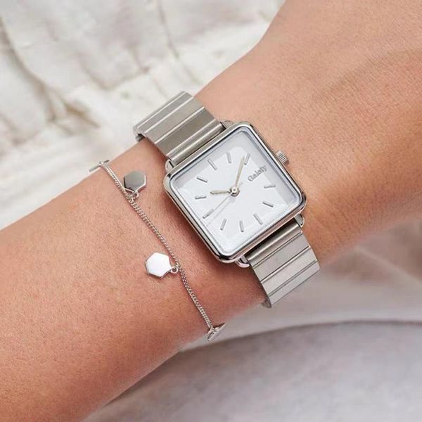 wristwatches simple silver women watches luxurious brand exquisite stainless steel ladies fashion minimalist woman quartz clock, Slivery;brown
wristwatches simple silver women watches luxurious brand exquisite stainless steel ladies fashion minimalist woman quartz clock, Slivery;brown