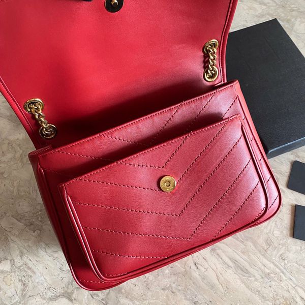 lady 7a high-end customized quality chain shoulder bag medium sheep leather postman bag
lady 7a high-end customized quality chain shoulder bag medium sheep leather postman bag