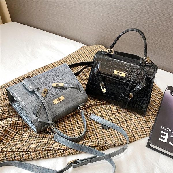 net red bag handbag tide crocodile style messenger texture atmosphere portable tote bags for women evening
net red bag handbag tide crocodile style messenger texture atmosphere portable tote bags for women evening